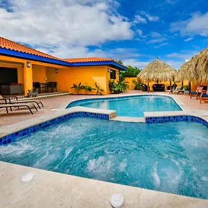  Holiday home Newly Renovated Polynesian Themed In Noord Aruba